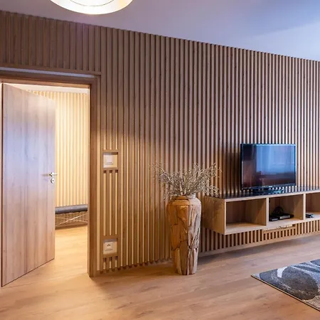 Novy Stylovy Apartman Blizko Centra * Жилина