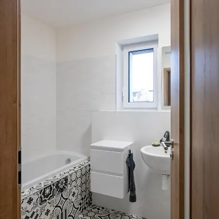 Novy Stylovy Apartman Blizko Centra Апартаменты Жилина