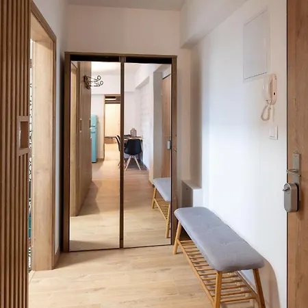 Novy Stylovy Apartman Blizko Centra Апартаменты